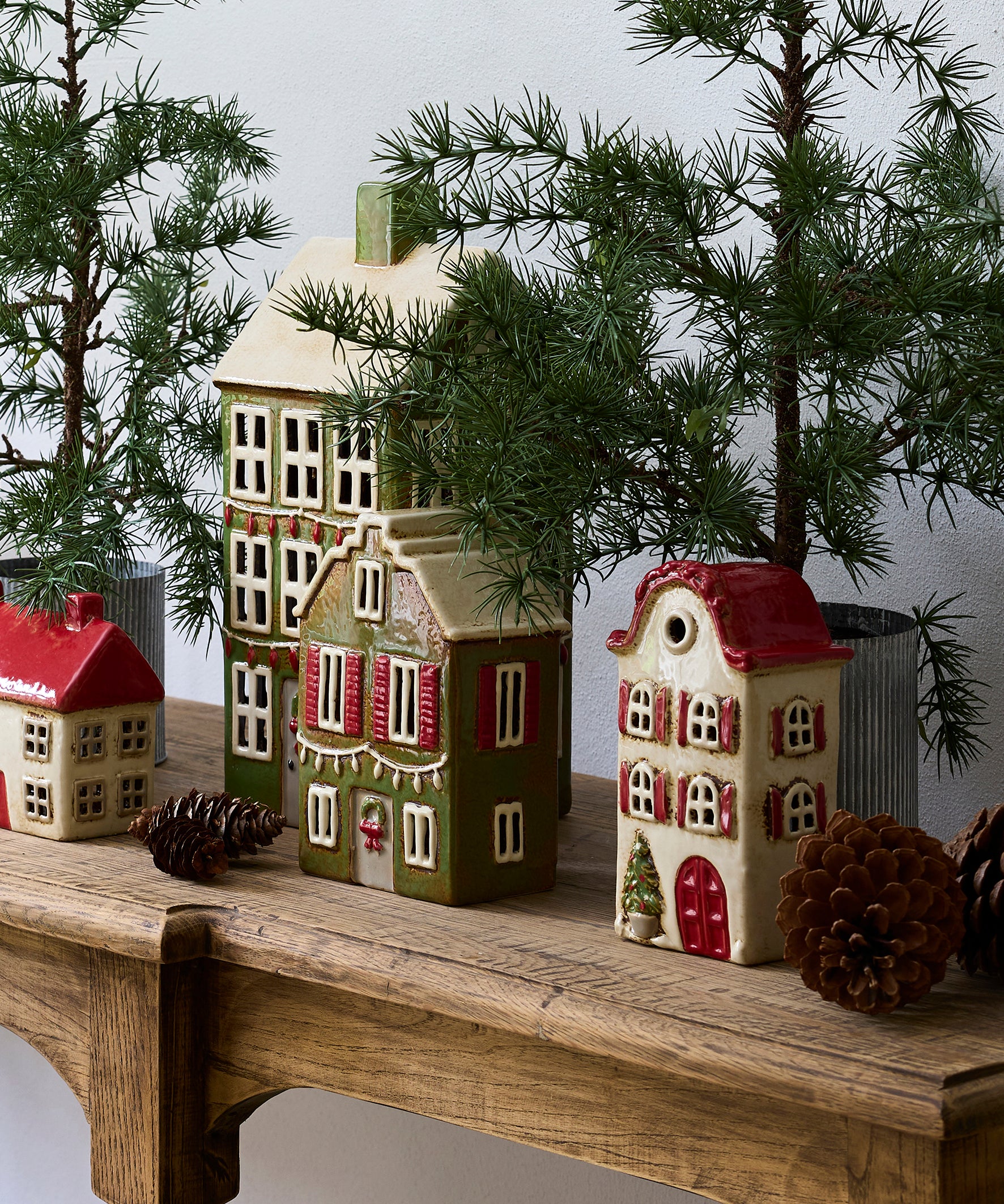 Alsace Tea Light House Christmas Green with Shutters YA0067