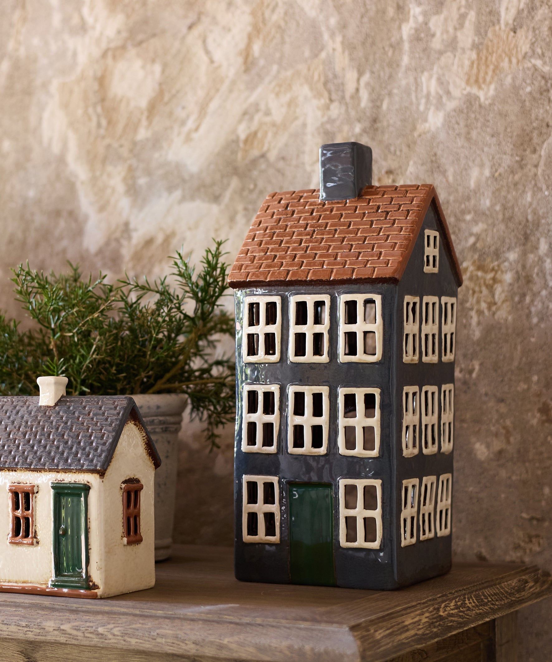 Cotswold Country Tea Light Grande Chalet YA0070