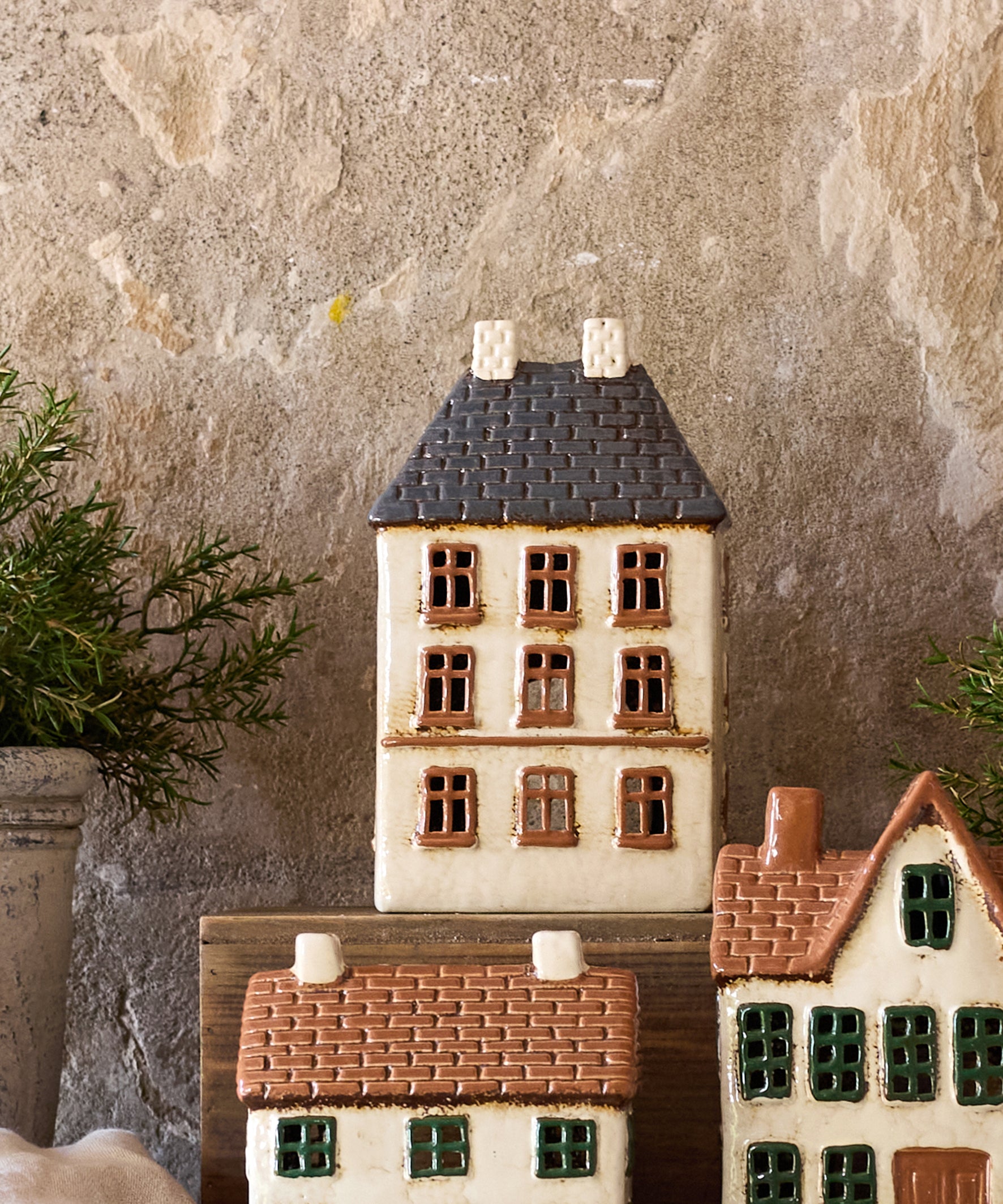Cotswolds Country Tea Light Estate House YA0072