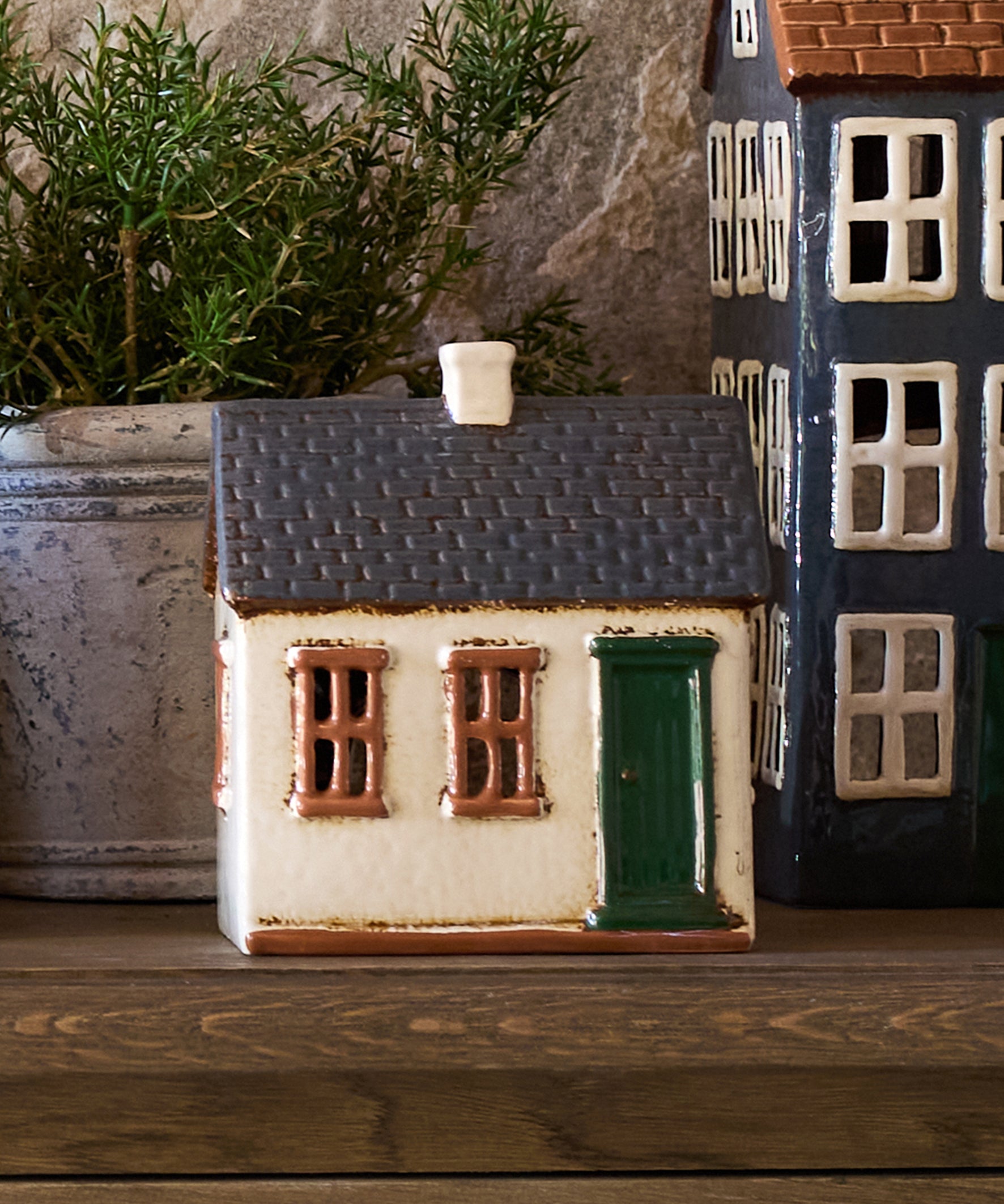Cotswolds Country Tea Light Homestead YA0074